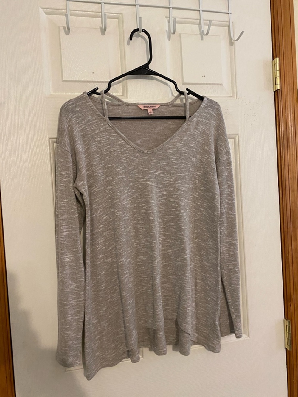 Juicy Couture Heathered Light Gray V-Neck Long Sleeve Top